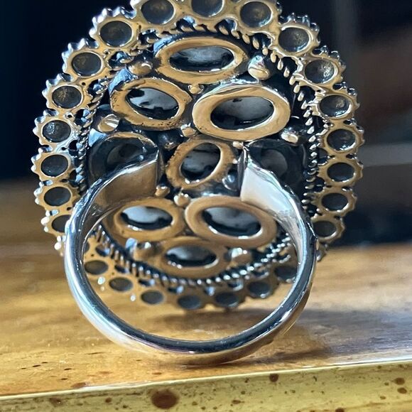 White Buffalo Sterling Silver Statement Ring Size 6 - Picture 4 of 8